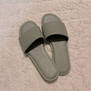 Target a new day slide sandals Size 7